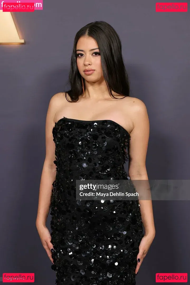 Amber Midthunder Onlyfans Photo Gallery 