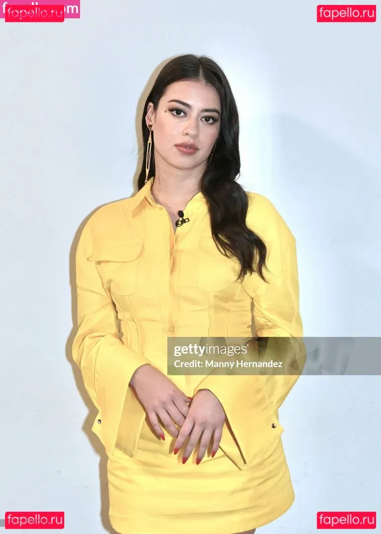 Amber Midthunder Onlyfans Photo Gallery 