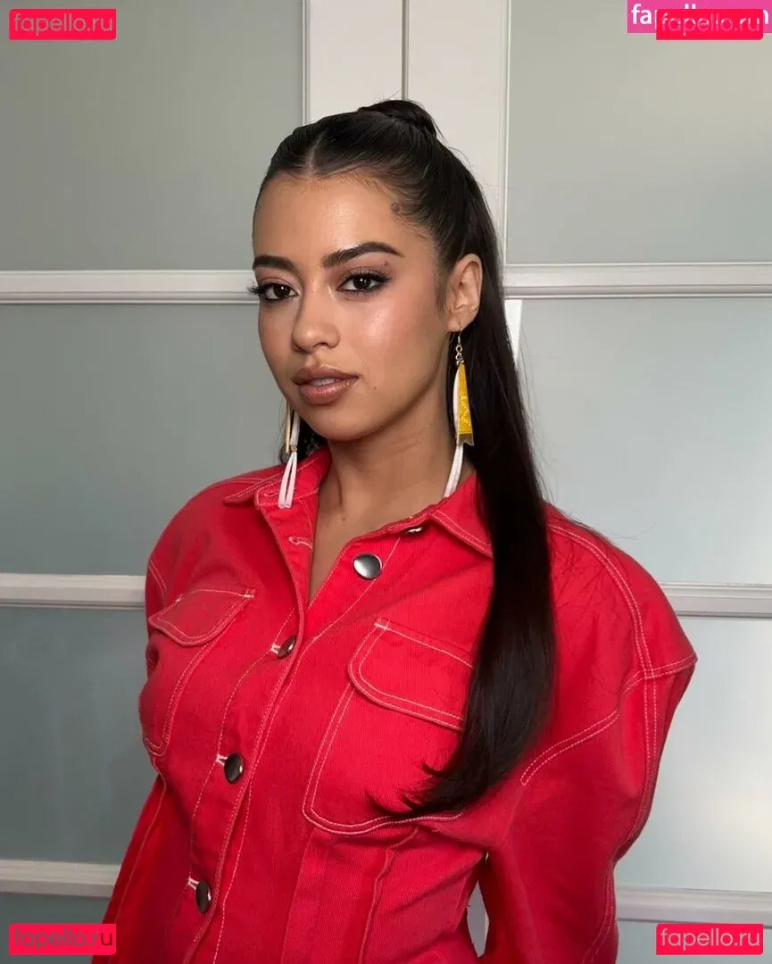 Amber Midthunder Onlyfans Photo Gallery 