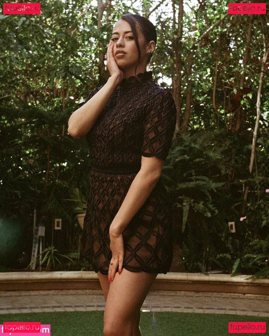 Amber Midthunder Onlyfans Photo Gallery 