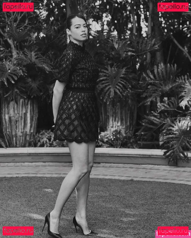 Amber Midthunder Onlyfans Photo Gallery 