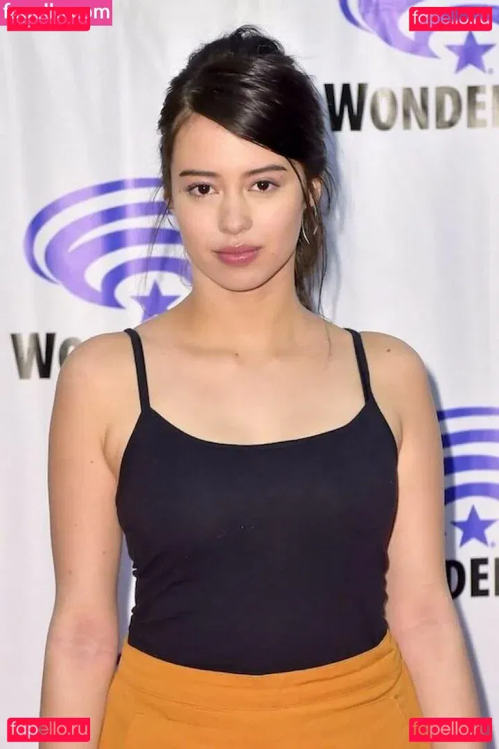 Amber Midthunder Onlyfans Photo Gallery 