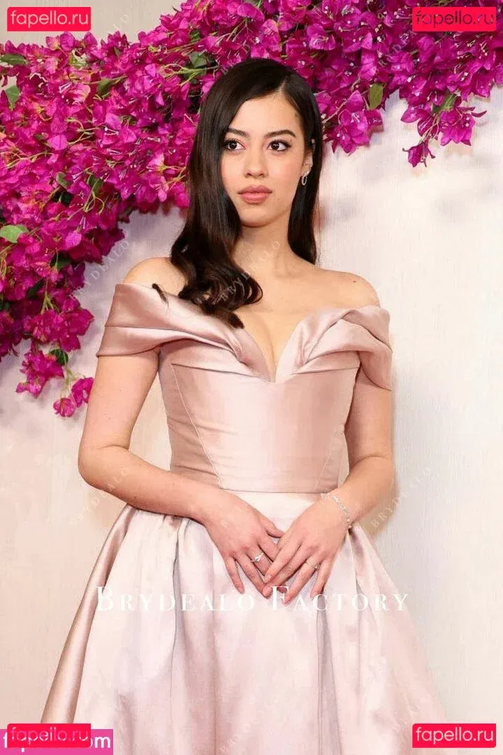 Amber Midthunder Onlyfans Photo Gallery 