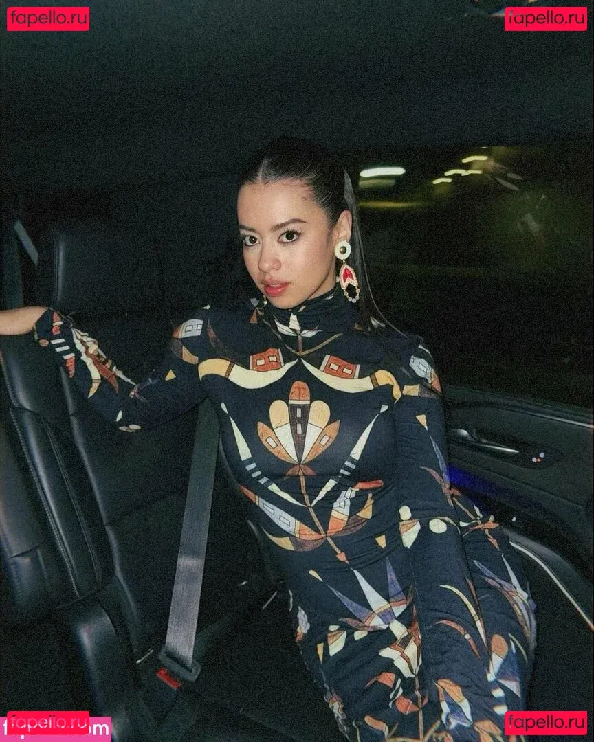 Amber Midthunder Onlyfans Photo Gallery 