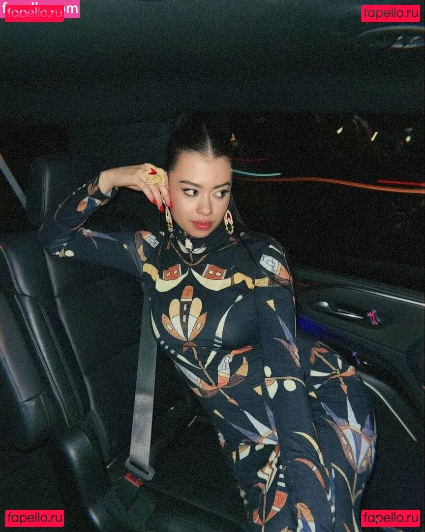 Amber Midthunder Onlyfans Photo Gallery 