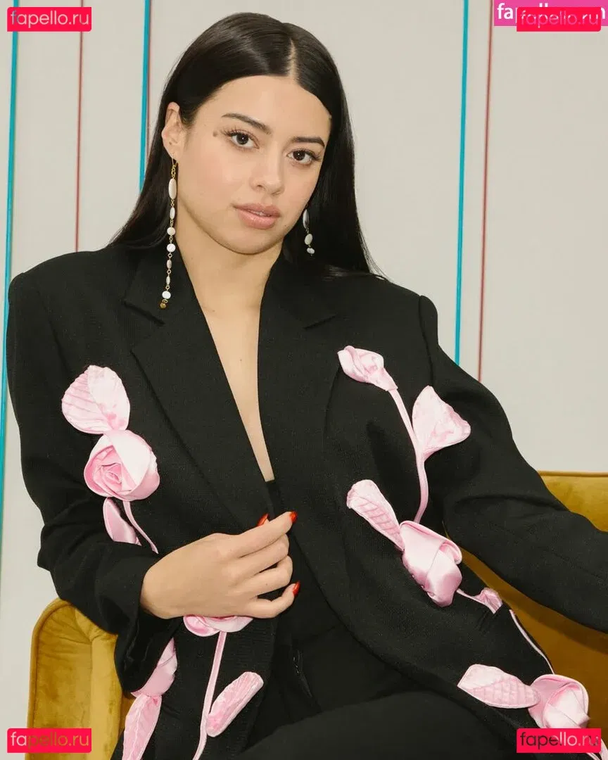 Amber Midthunder Onlyfans Photo Gallery 