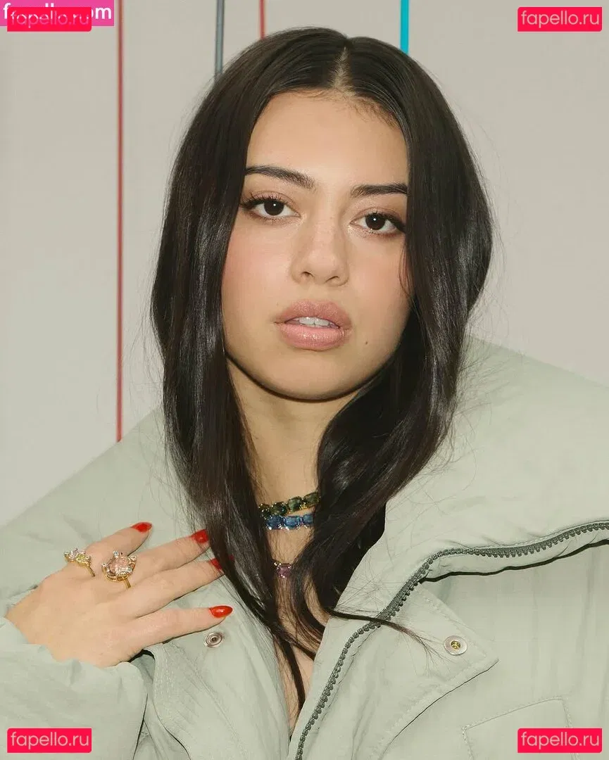 Amber Midthunder Onlyfans Photo Gallery 