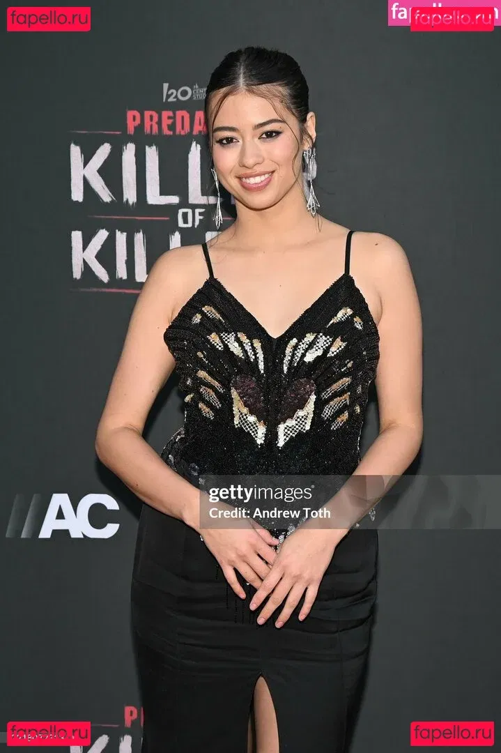 Amber Midthunder Onlyfans Photo Gallery 