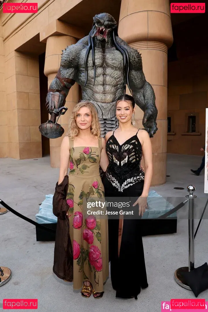 Amber Midthunder Onlyfans Photo Gallery 