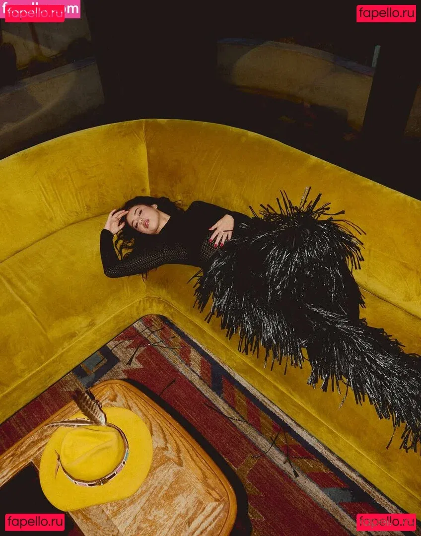 Amber Midthunder Onlyfans Photo Gallery 