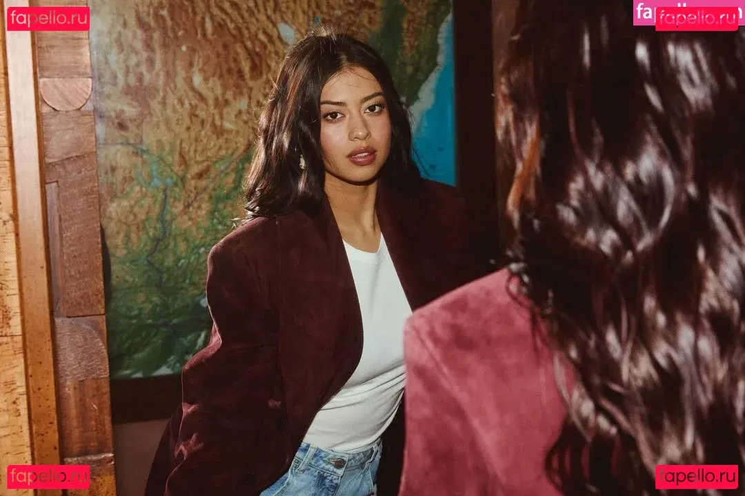 Amber Midthunder Onlyfans Photo Gallery 