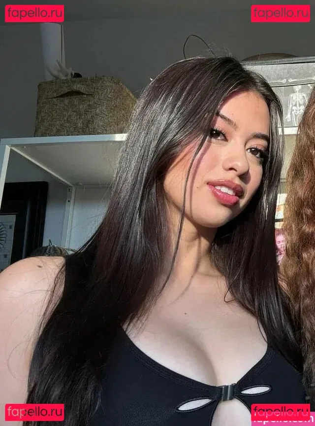 Amber Midthunder Onlyfans Photo Gallery 