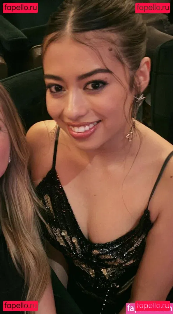 Amber Midthunder Onlyfans Photo Gallery 