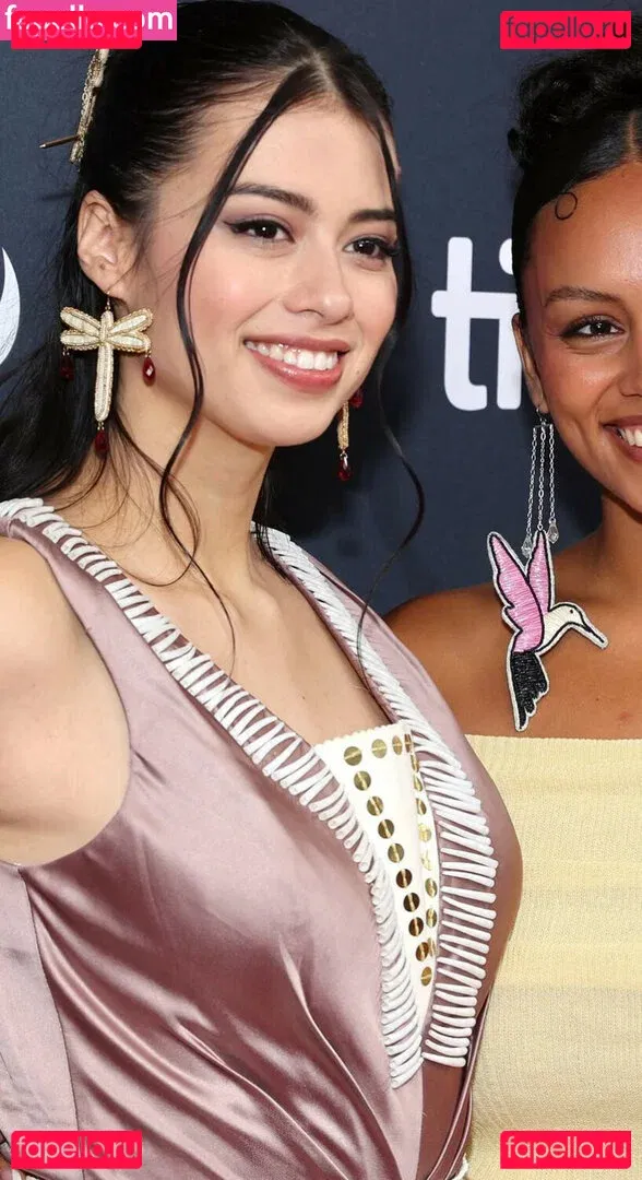 Amber Midthunder Onlyfans Photo Gallery 