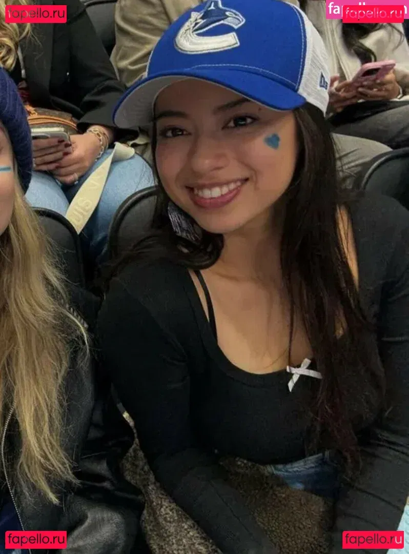 Amber Midthunder Onlyfans Photo Gallery 