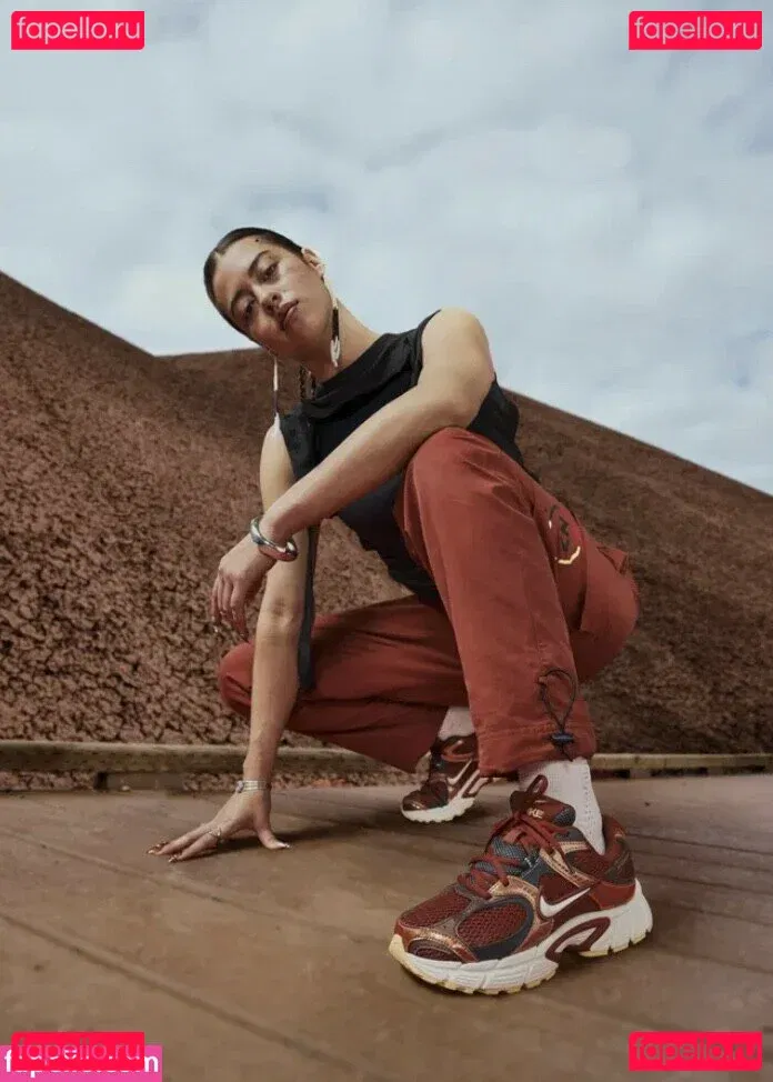 Amber Midthunder Onlyfans Photo Gallery 