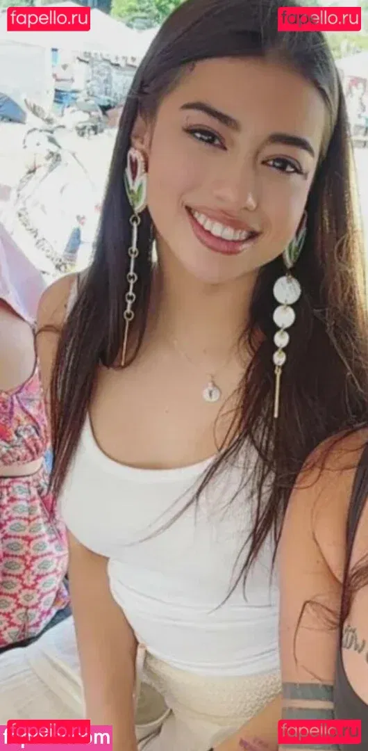 Amber Midthunder Onlyfans Photo Gallery 