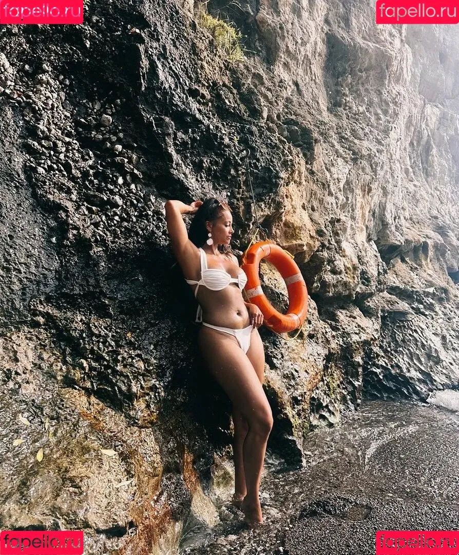 Gabrielle Walsh Onlyfans Photo Gallery 