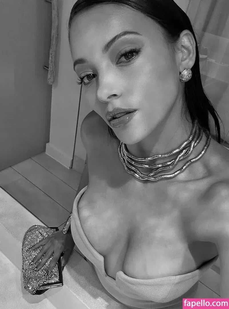 Gabrielle Walsh Onlyfans Photo Gallery 