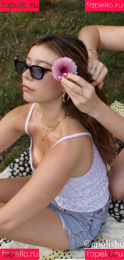 Genevieve Hannelius Onlyfans Photo Gallery 