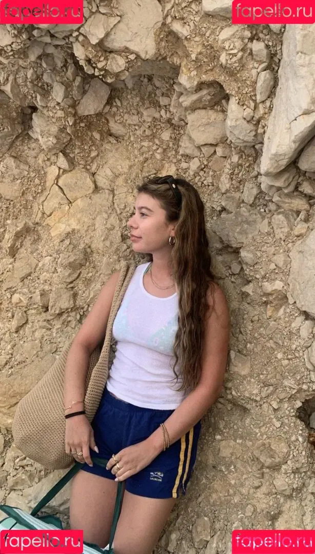Genevieve Hannelius Onlyfans Photo Gallery 