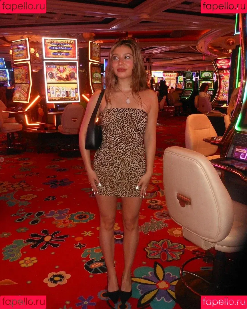 Genevieve Hannelius Onlyfans Photo Gallery 