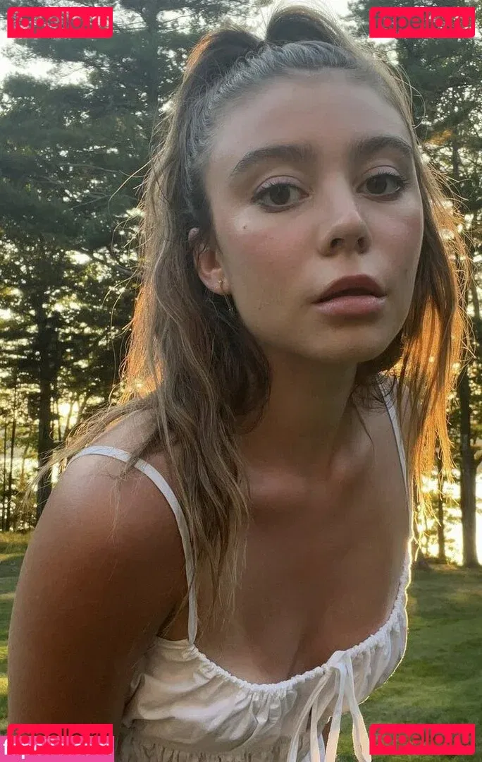 Genevieve Hannelius Onlyfans Photo Gallery 