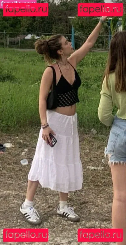 Genevieve Hannelius Onlyfans Photo Gallery 