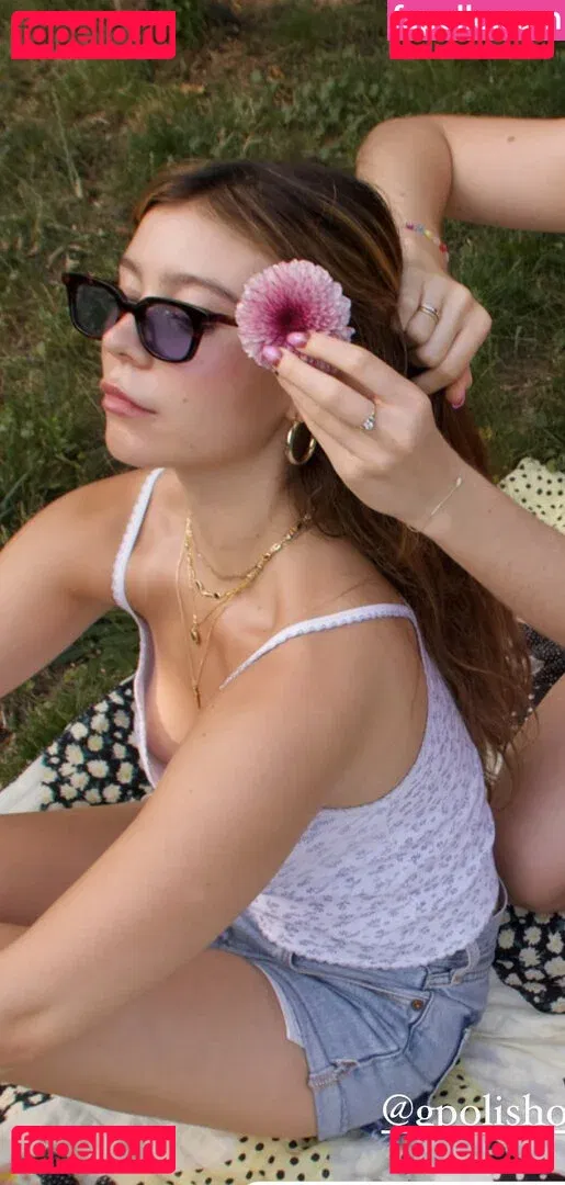 Genevieve Hannelius Onlyfans Photo Gallery 