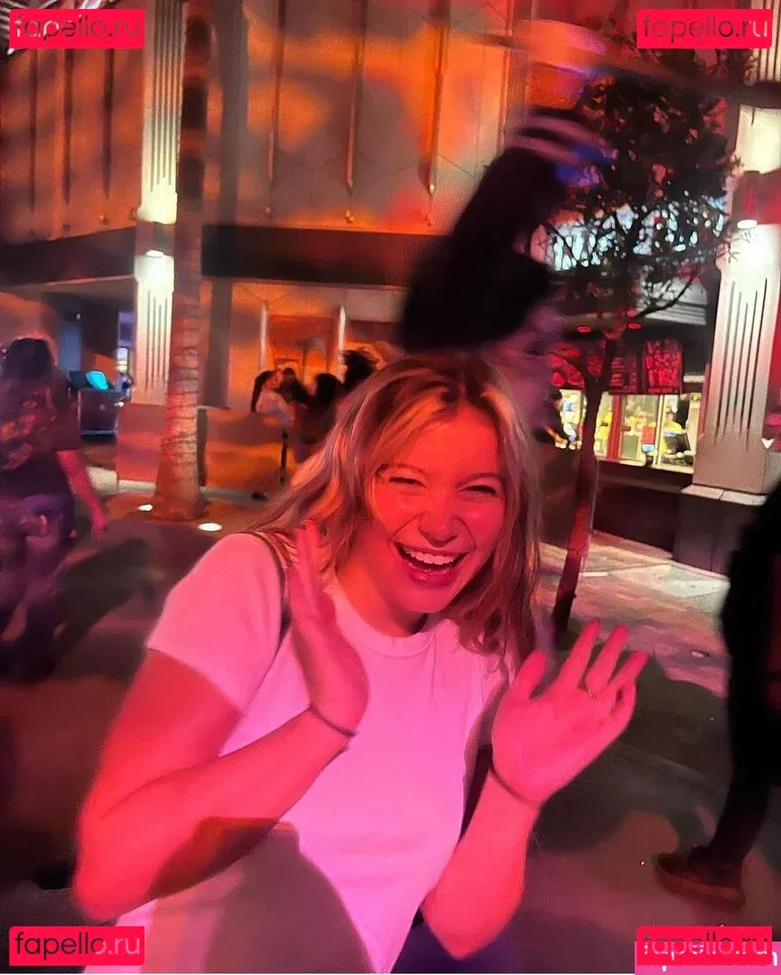 Genevieve Hannelius Onlyfans Photo Gallery 