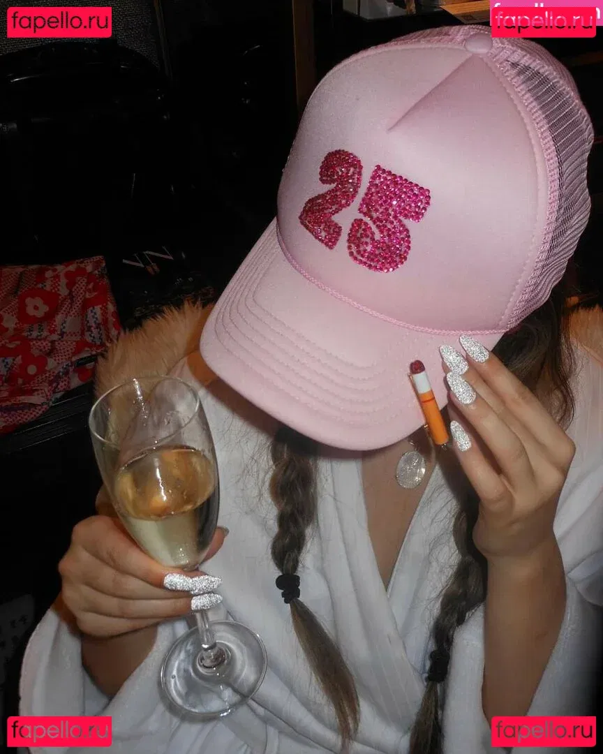 Genevieve Hannelius Onlyfans Photo Gallery 