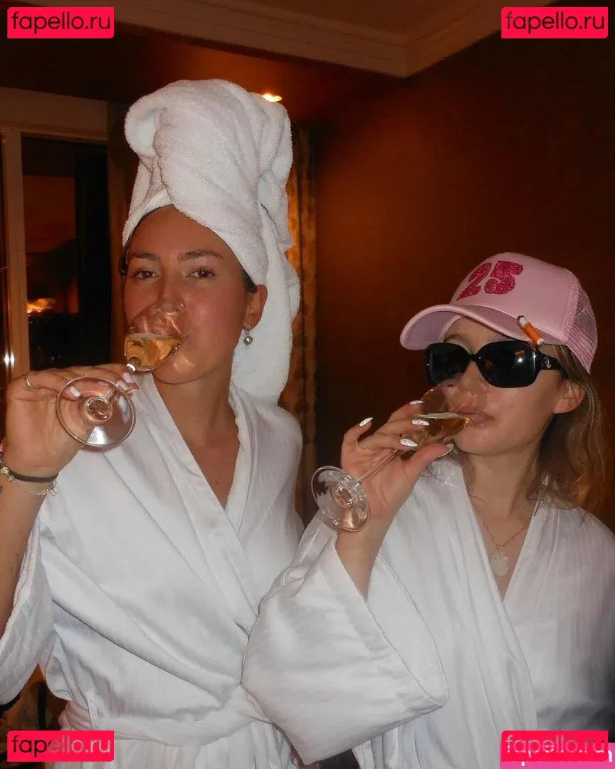 Genevieve Hannelius Onlyfans Photo Gallery 