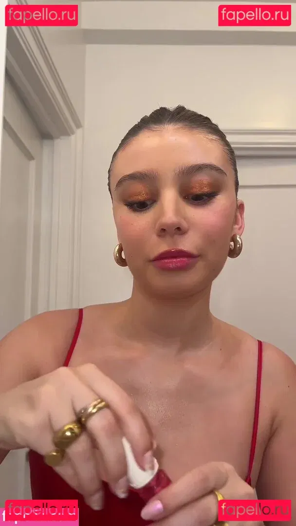 Genevieve Hannelius Onlyfans Photo Gallery 