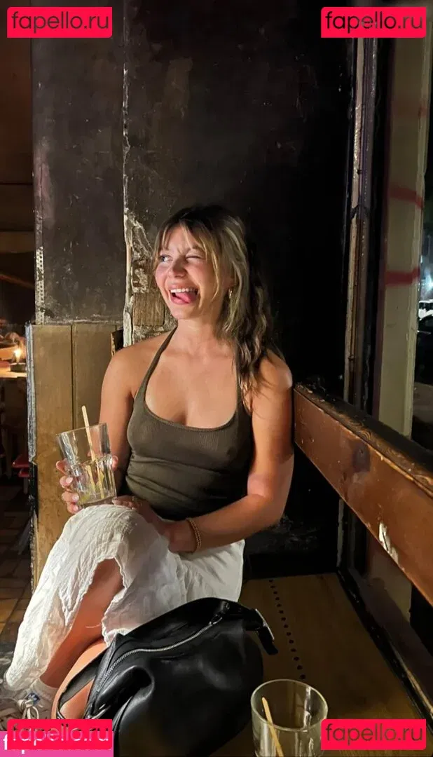 Genevieve Hannelius Onlyfans Photo Gallery 