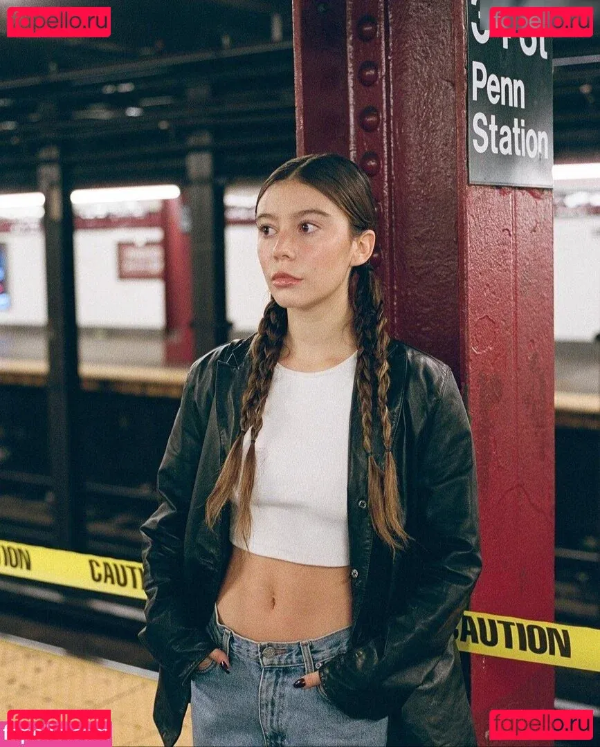 Genevieve Hannelius Onlyfans Photo Gallery 