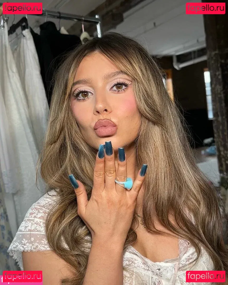 Genevieve Hannelius Onlyfans Photo Gallery 