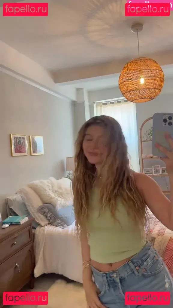 Genevieve Hannelius Onlyfans Photo Gallery 