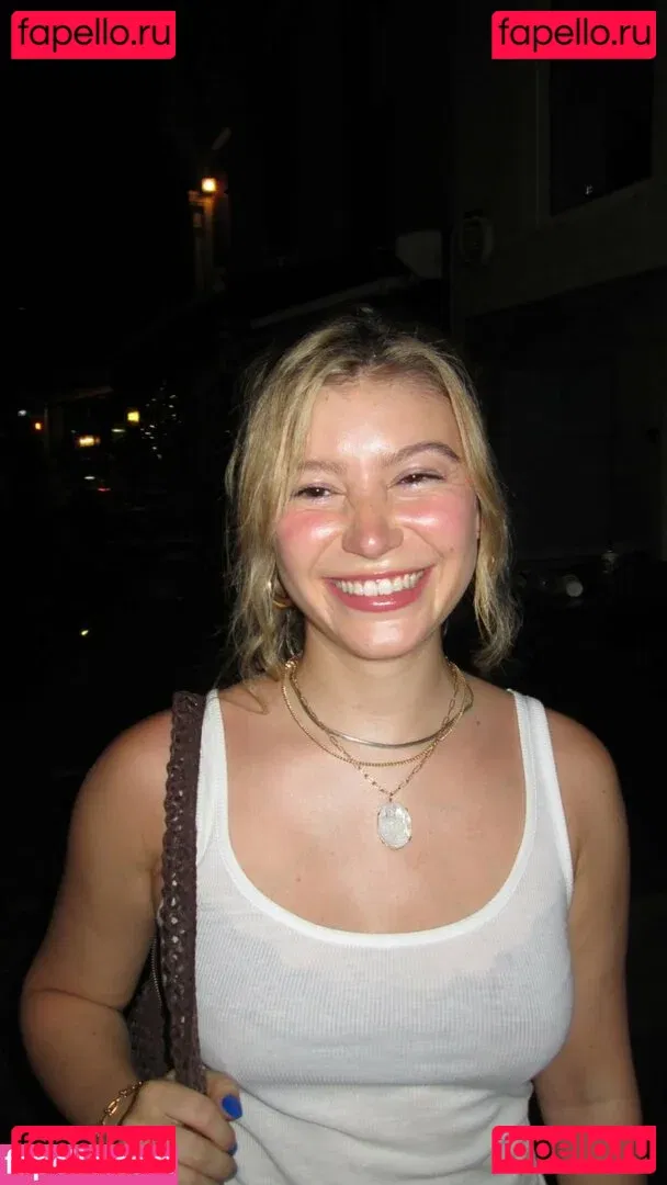 Genevieve Hannelius Onlyfans Photo Gallery 