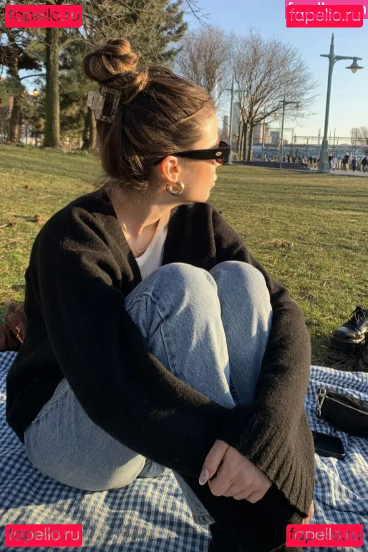 Genevieve Hannelius Onlyfans Photo Gallery 