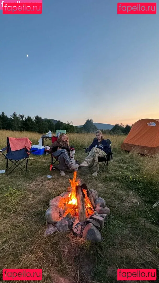 Genevieve Hannelius Onlyfans Photo Gallery 