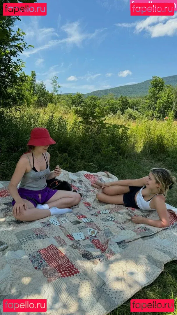 Genevieve Hannelius Onlyfans Photo Gallery 