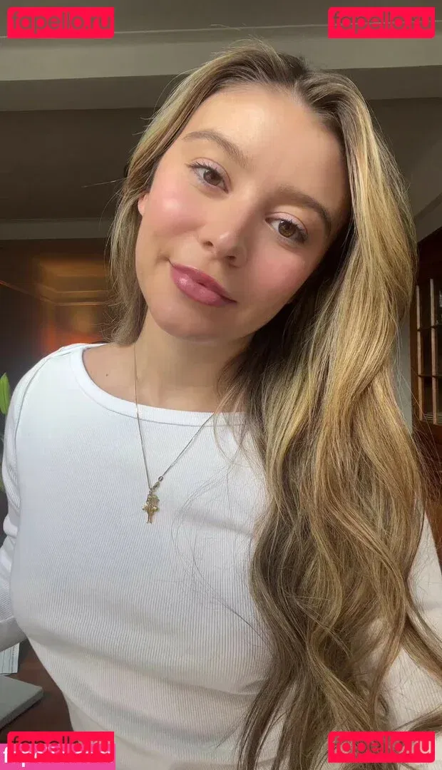 Genevieve Hannelius Onlyfans Photo Gallery 