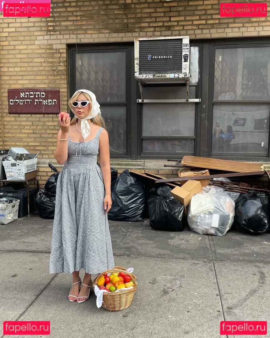 Genevieve Hannelius Onlyfans Photo Gallery 