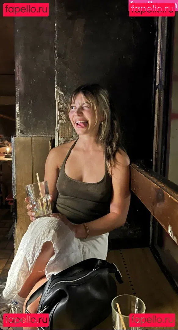 Genevieve Hannelius Onlyfans Photo Gallery 