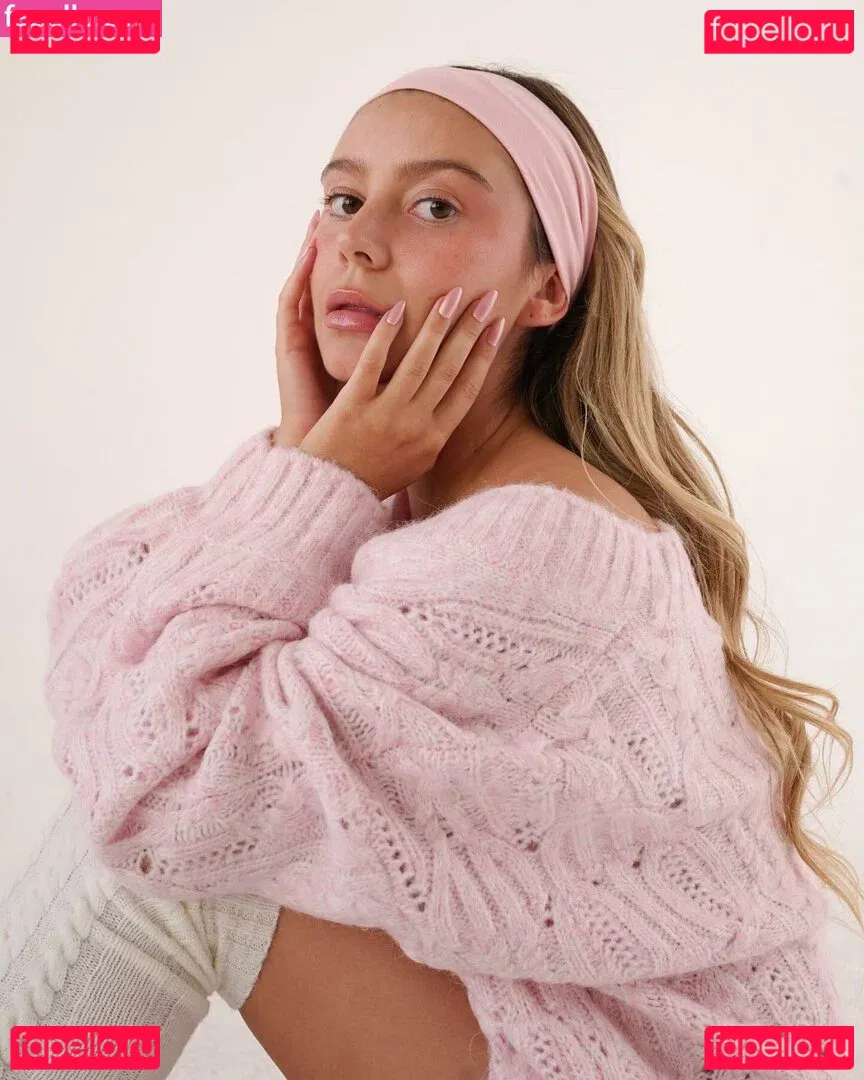 Genevieve Hannelius Onlyfans Photo Gallery 