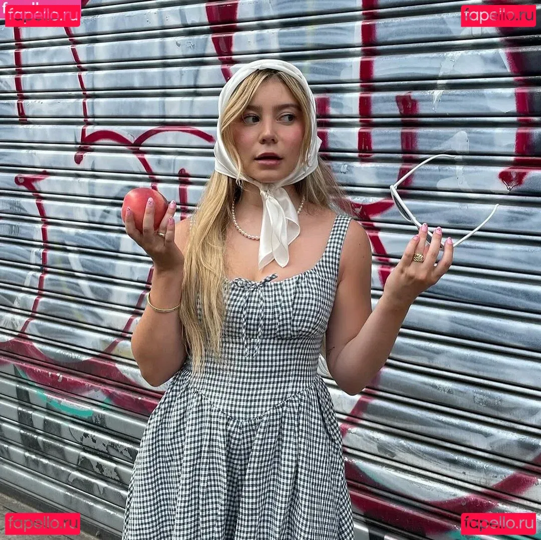 Genevieve Hannelius Onlyfans Photo Gallery 