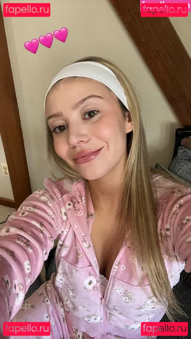 Genevieve Hannelius Onlyfans Photo Gallery 