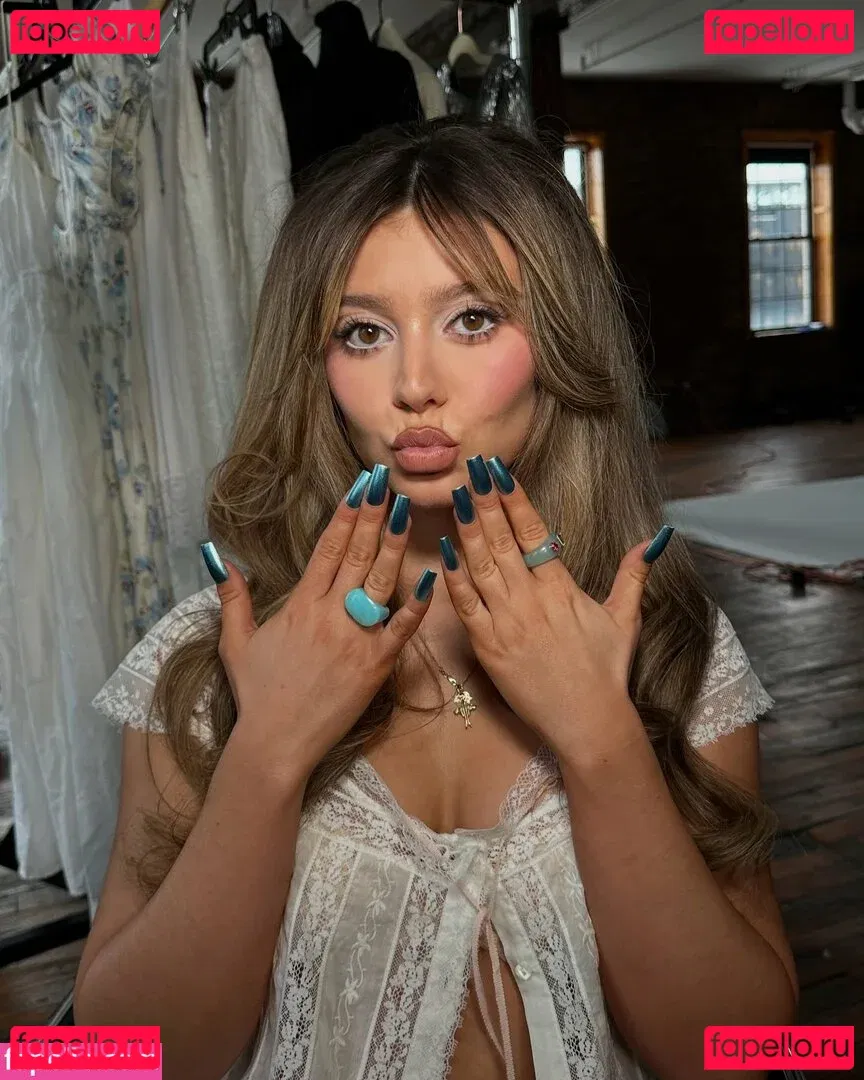 Genevieve Hannelius Onlyfans Photo Gallery 