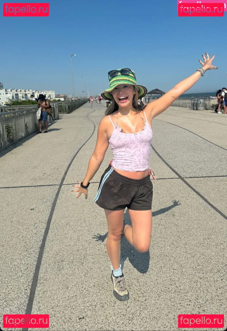 Genevieve Hannelius Onlyfans Photo Gallery 