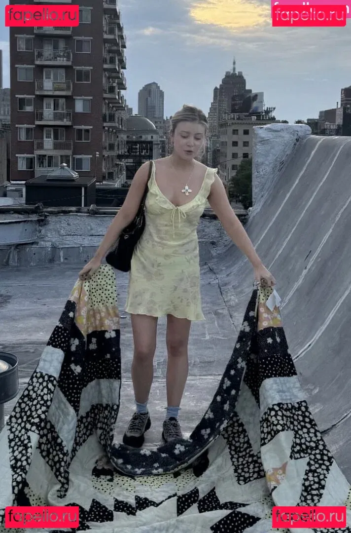 Genevieve Hannelius Onlyfans Photo Gallery 